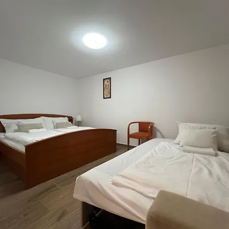Apartament Deryne *