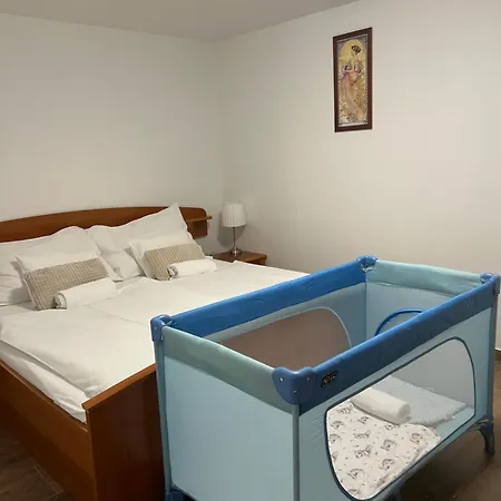 Apartament Deryne *